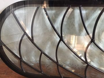 半透明の斜めの芸術ガラスはカーブ/きっかり形の習慣のサイズにパネルをはめます